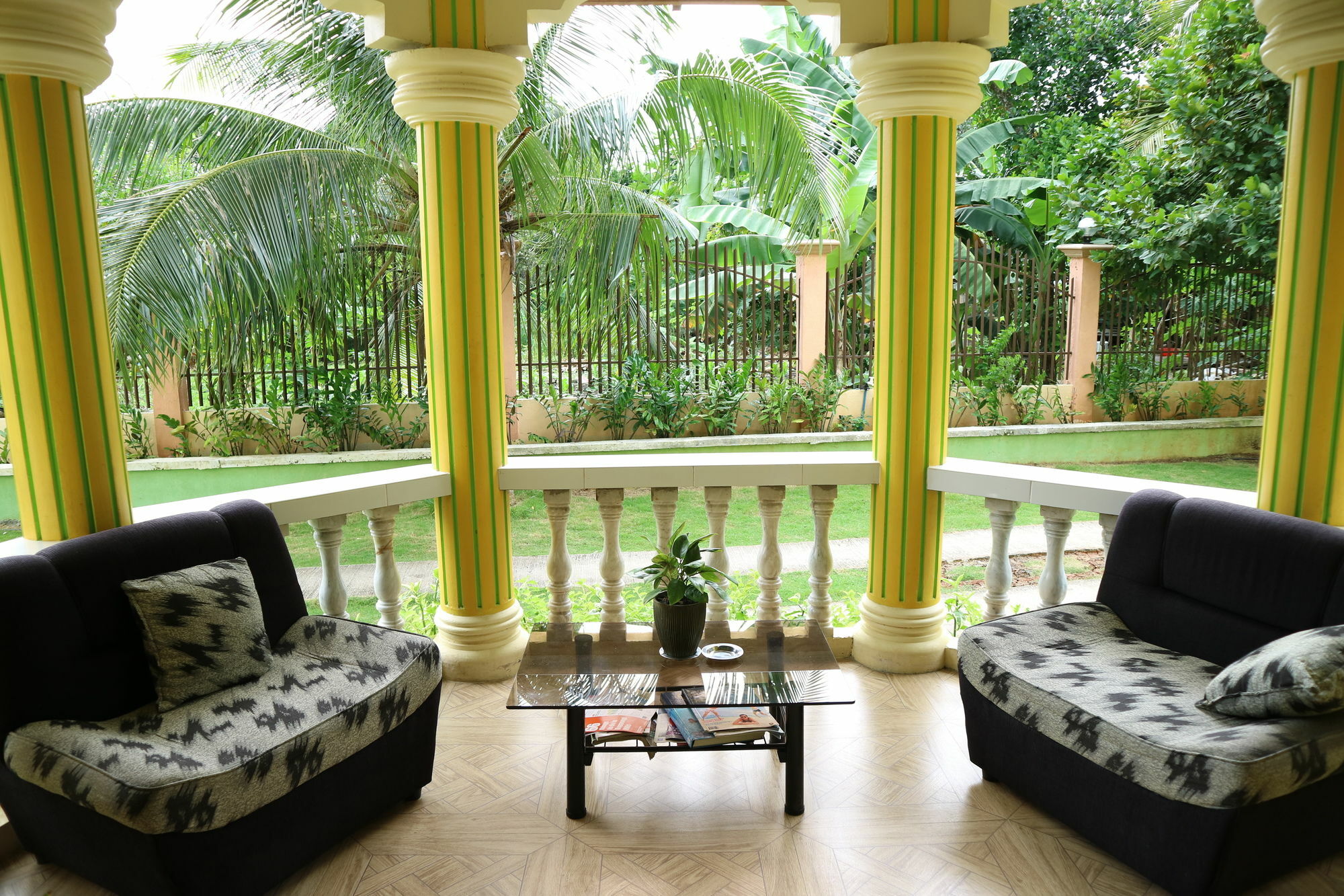 Oyo 422 Villa Emilia Pension House Panglao Exterior photo